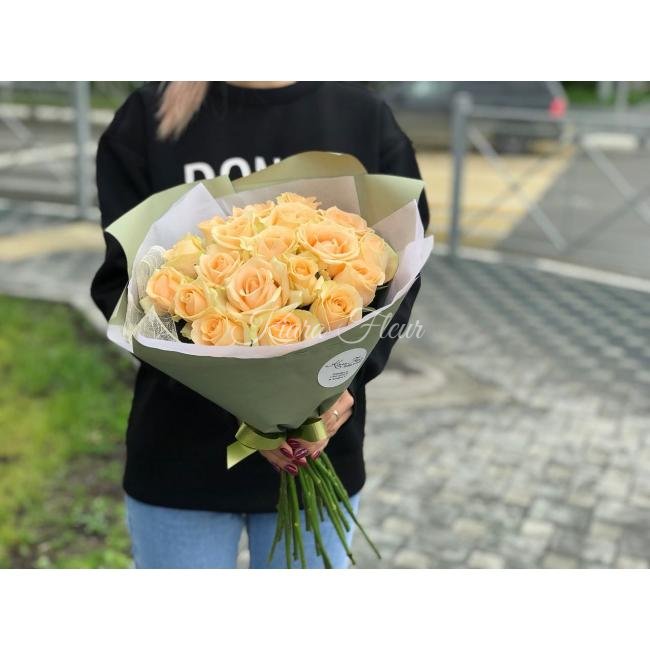 Букет кремовых роз от интернет-магазина «Kiara Fleur»
